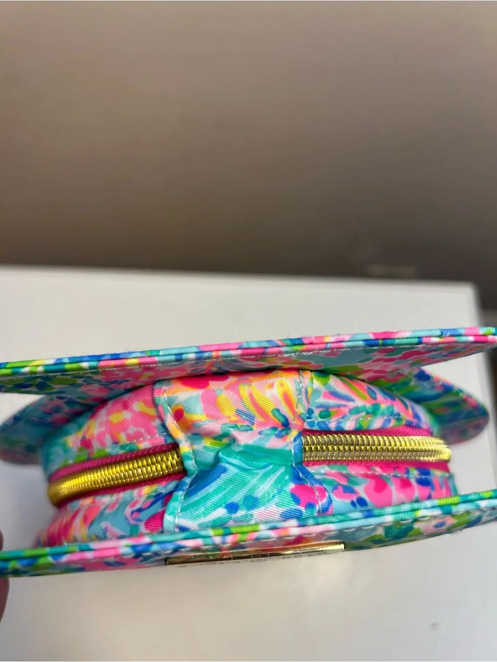 Lilly Pulitzer Shell Cosmetic Pouch with slots for brushes - Multicolor coastal
